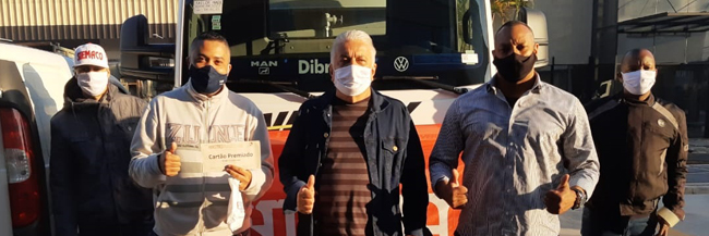 Sindmotorlix acompanha premiação de trabalhador da empresa Vanilix